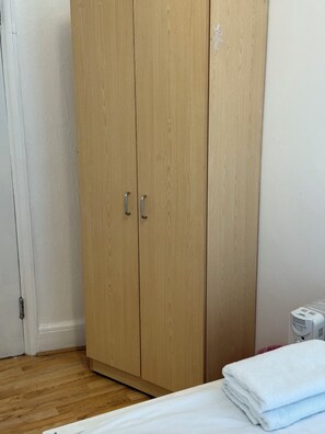 Sábanas de algodón egipcio, ropa de cama de alta calidad y wifi gratis 