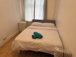 Room, 1 Double Bed (Shared) | Egyptian cotton sheets, premium bedding, free WiFi, bed sheets - Rahal Hotel Hackney London (London)