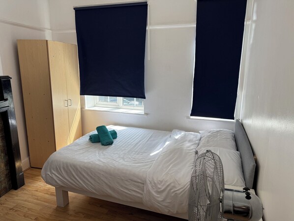 Kamar, 1 Tempat Tidur Double (Shared) | Seprai katun Mesir, seprai premium, Wi-Fi gratis, dan seprai linen