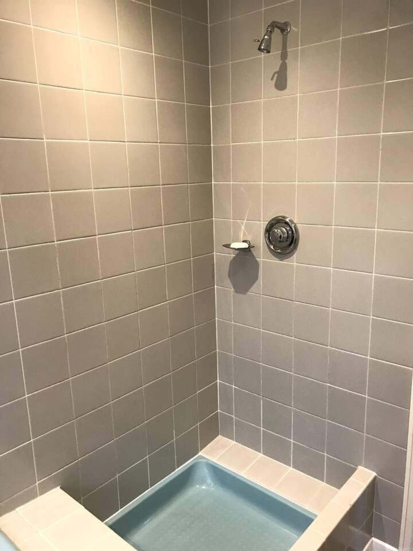 House | Bathroom | Separate bathtub and shower, deep-soaking bathtub, hair dryer, towels