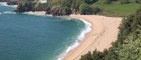 鄰近海灘