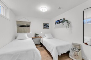 5 slaapkamers, een bureau, een strijkplank/strijkijzer, gratis wifi