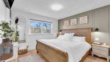 5 Schlafzimmer, Schreibtisch, Bügeleisen/Bügelbrett, kostenloses WLAN