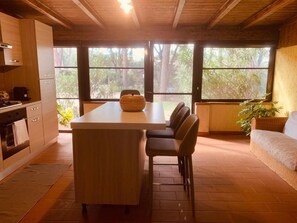 Kylskåp, spishäll och diskmaskin