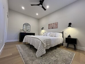 4 bedrooms, desk, travel cot, free WiFi