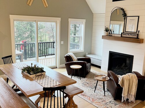 Modern family-friendly home with private beach access on Newfound Lake