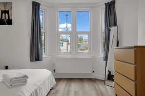 2 bedrooms, iron/ironing board, free WiFi, bed sheets