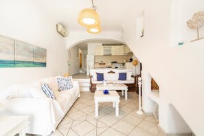 Living area - Sea and Sun beach house at Platis Gialos (Platis Gialos)