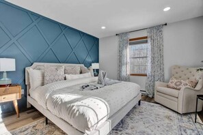 3 bedrooms, desk, iron/ironing board, free WiFi