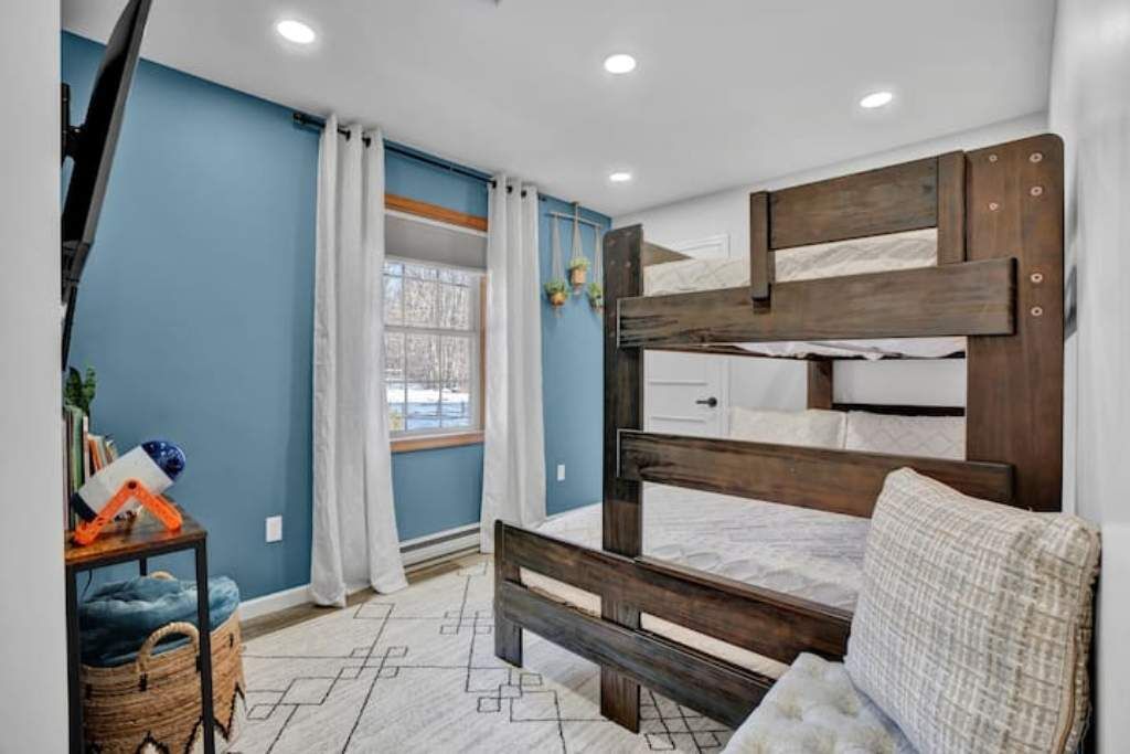 3 slaapkamers, een bureau, een strijkplank/strijkijzer, gratis wifi