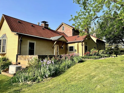 Peaceful Retreat in the Countryside with Farm Animals and Play Area