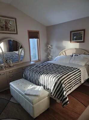 3 bedrooms, free WiFi, bed sheets