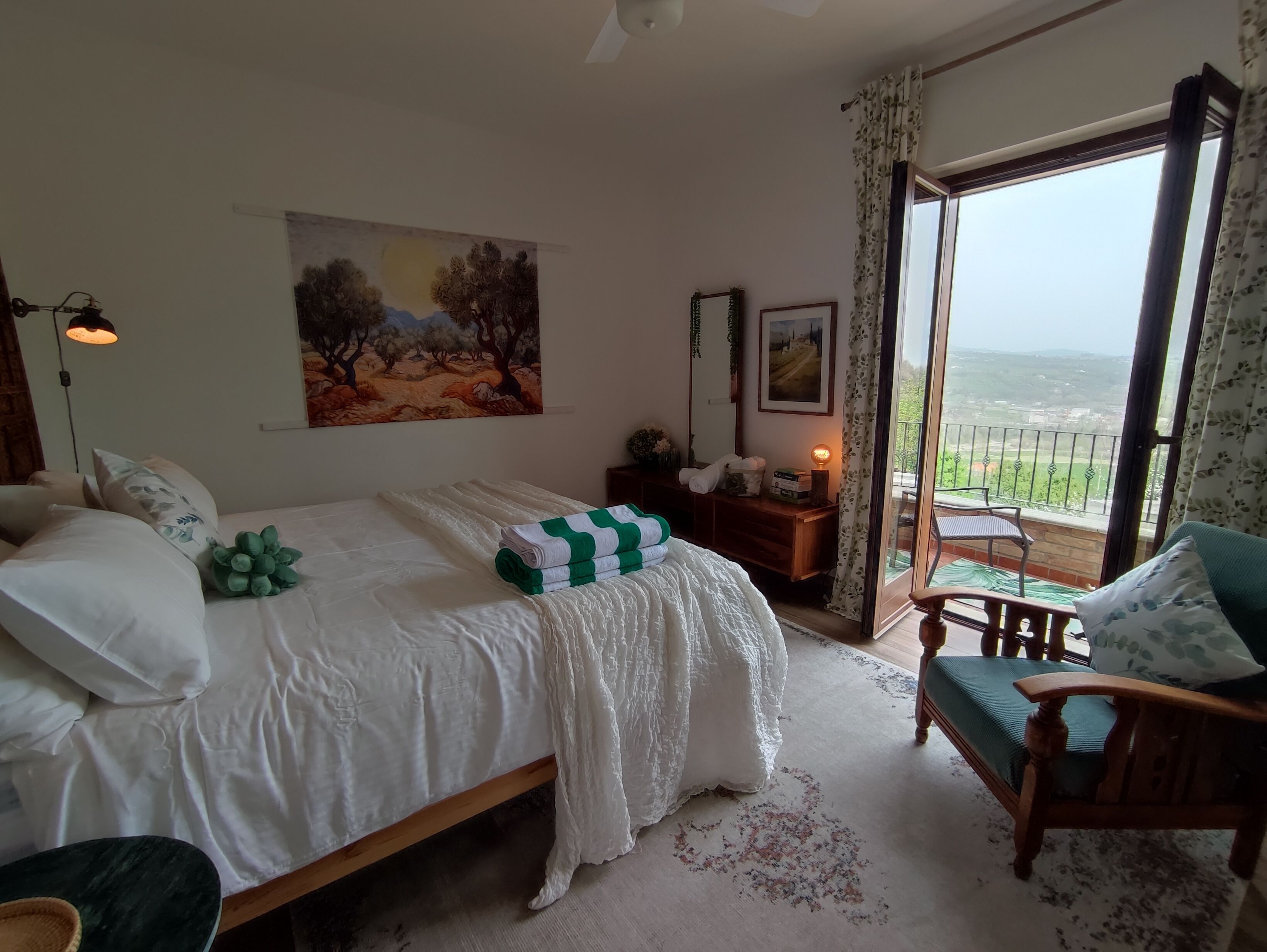 3 Schlafzimmer, Schreibtisch, Bügeleisen/Bügelbrett, kostenloses WLAN