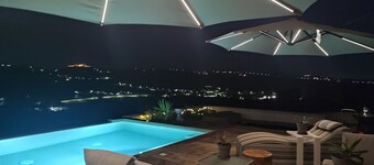 Luxury home, private pool&hot tub,home theater. Amazing views day and night!