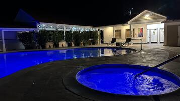 Piscine extérieure, piscine chauffée