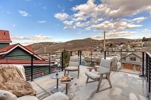 Property grounds - SPECTACULAR MTN MODERN HOME. GREAT OLD TOWN LOCATION. EASY ACCESS TO TOWN LIFT.
 (Park City)
