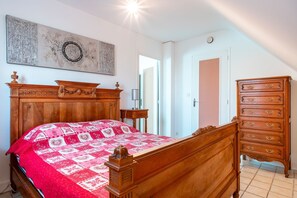 2 Schlafzimmer, Bügeleisen/Bügelbrett, kostenloses WLAN