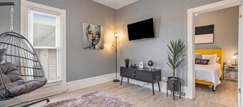 Retreat Suite 3 - Modern Getaway