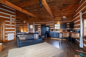 Smart TV, chimenea, estéreo