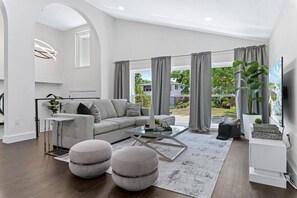 TV, tavolo da ping pong