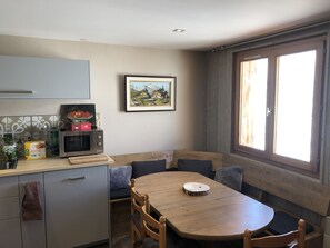 Dining - Cosy and spacious family nest with superb view (Courchevel)