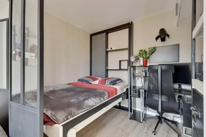 1 bedroom, iron/ironing board, WiFi, bed sheets