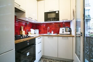 Fridge, microwave, oven, dishwasher