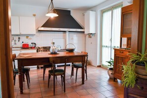 Oven - Renovated house with fireplace in Oltrepo Pavese, surrounded by nature. (Lombardia)