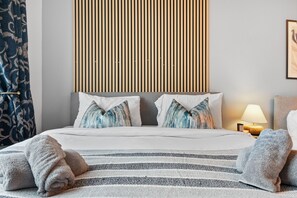 5 dormitoris, planxa i posts de planxar, wifi gratuïta i roba de llit