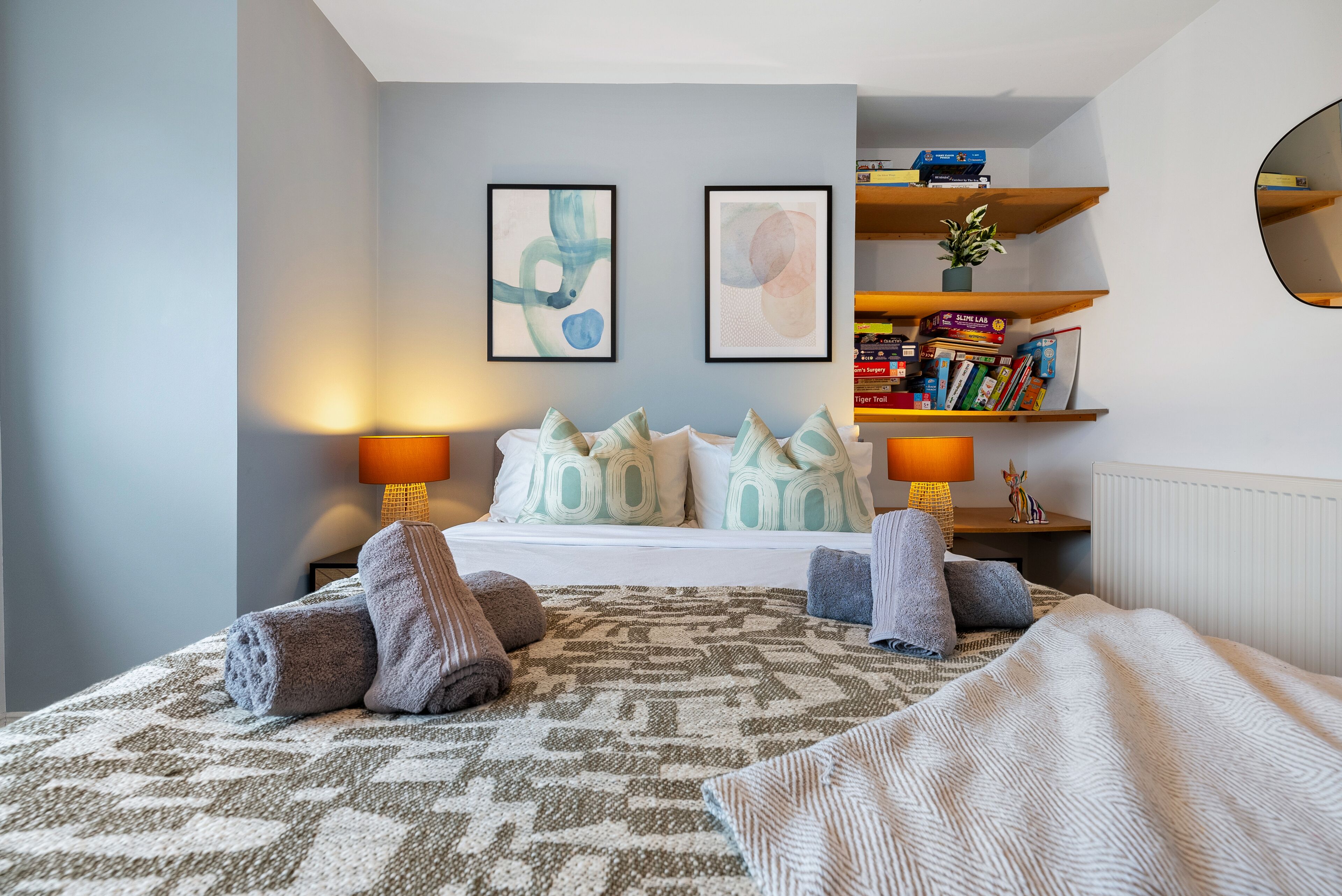 5 bedrooms, iron/ironing board, free WiFi, bed sheets