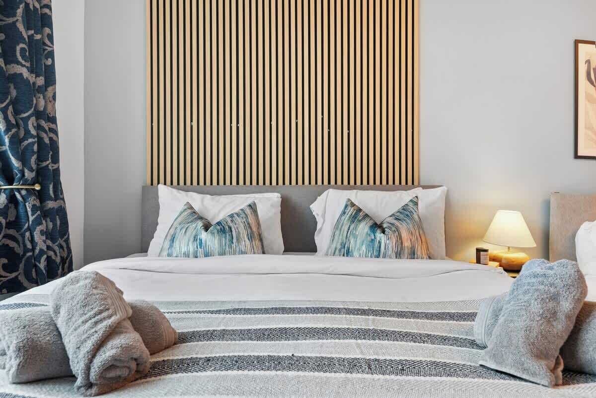 5 chambres, fer et planche à repasser, Wi-Fi gratuit, draps fournis