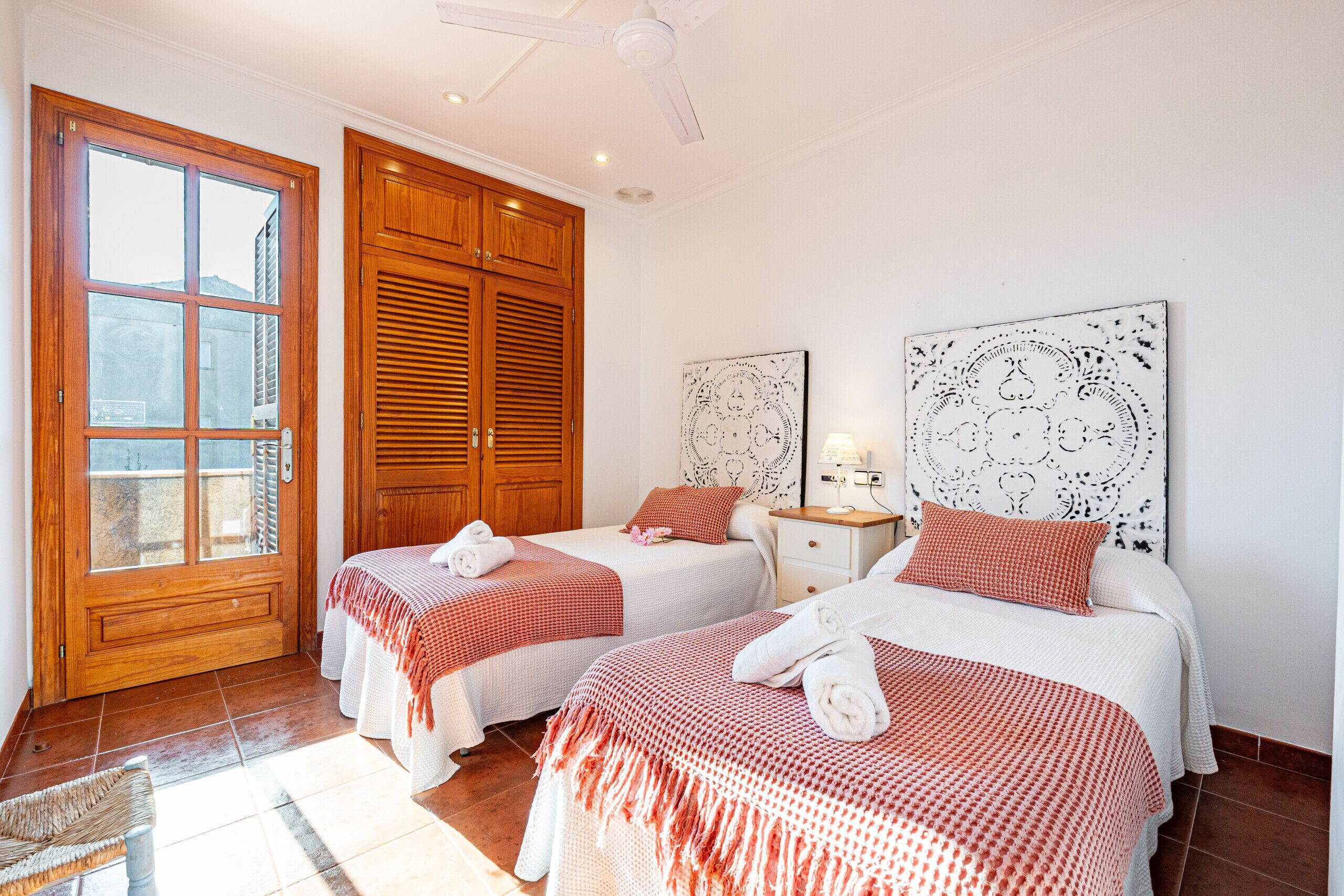 4 Schlafzimmer, Bügeleisen/Bügelbrett, kostenloses WLAN, Bettwäsche