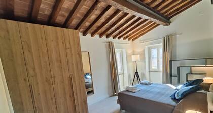 Volaterrae Deluxe Loft with Garden