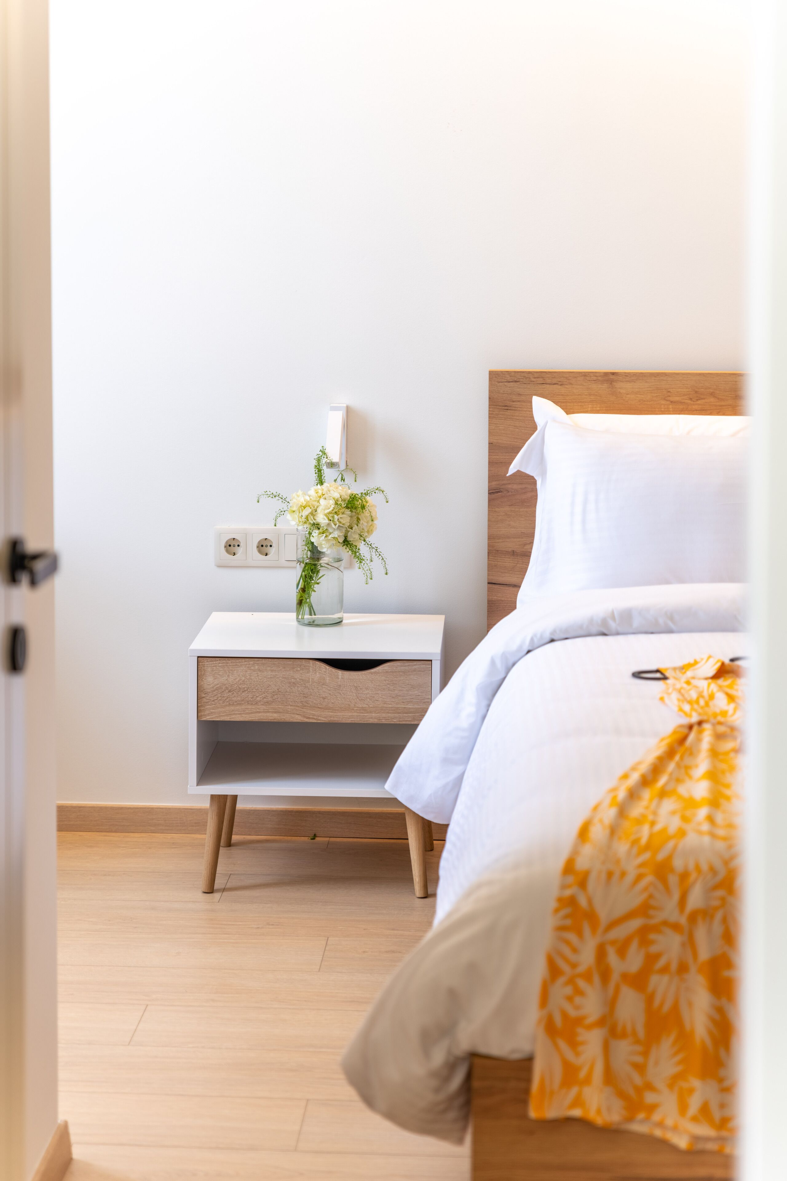 Apartamento luxo, banheira de imersão | Roupas de cama antialérgicas, cofres nos quartos, escrivaninha