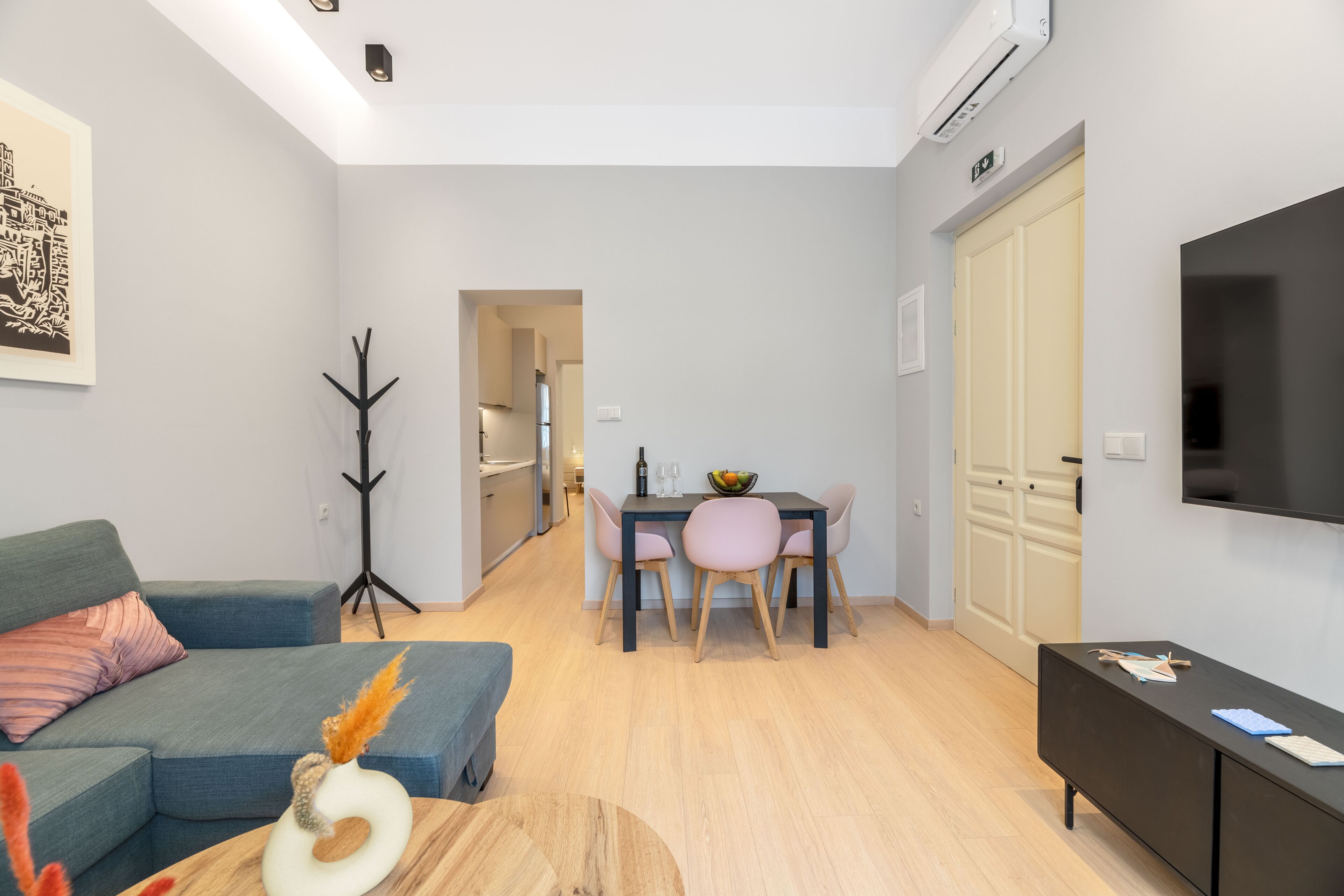 Superior Studio | Living area | Smart TV