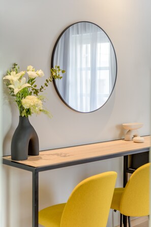 Deluxe Studio | Hypo-allergenic bedding, in-room safe, desk, blackout drapes - Giustiniani Apartments (Chios)