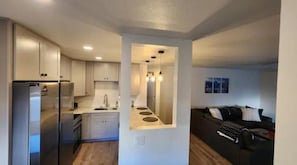 Interior - Mammoth Apres Ski Condo 2 BR, 2 Bath. Pet Friendly! (Mammoth Lakes)