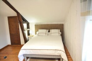 3 bedrooms, iron/ironing board, WiFi, bed sheets - Gîte à la Ferme vu sur le lac et les Chevaux (Sarragachies)