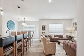 Interior - Luxury 6-Room Getaway- 14 PPL (Calgary)