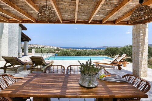 Cozy Villa with excellent view in Sitia Crete 