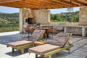Outdoor dining - Cozy Villa with excellent view in Sitia Crete  (Sitia)