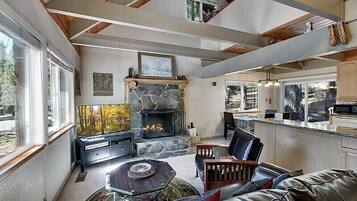 Télévision, cheminée