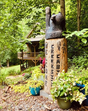 Exterior detail - Whimsical Creekside Cabin (Vesuvius)