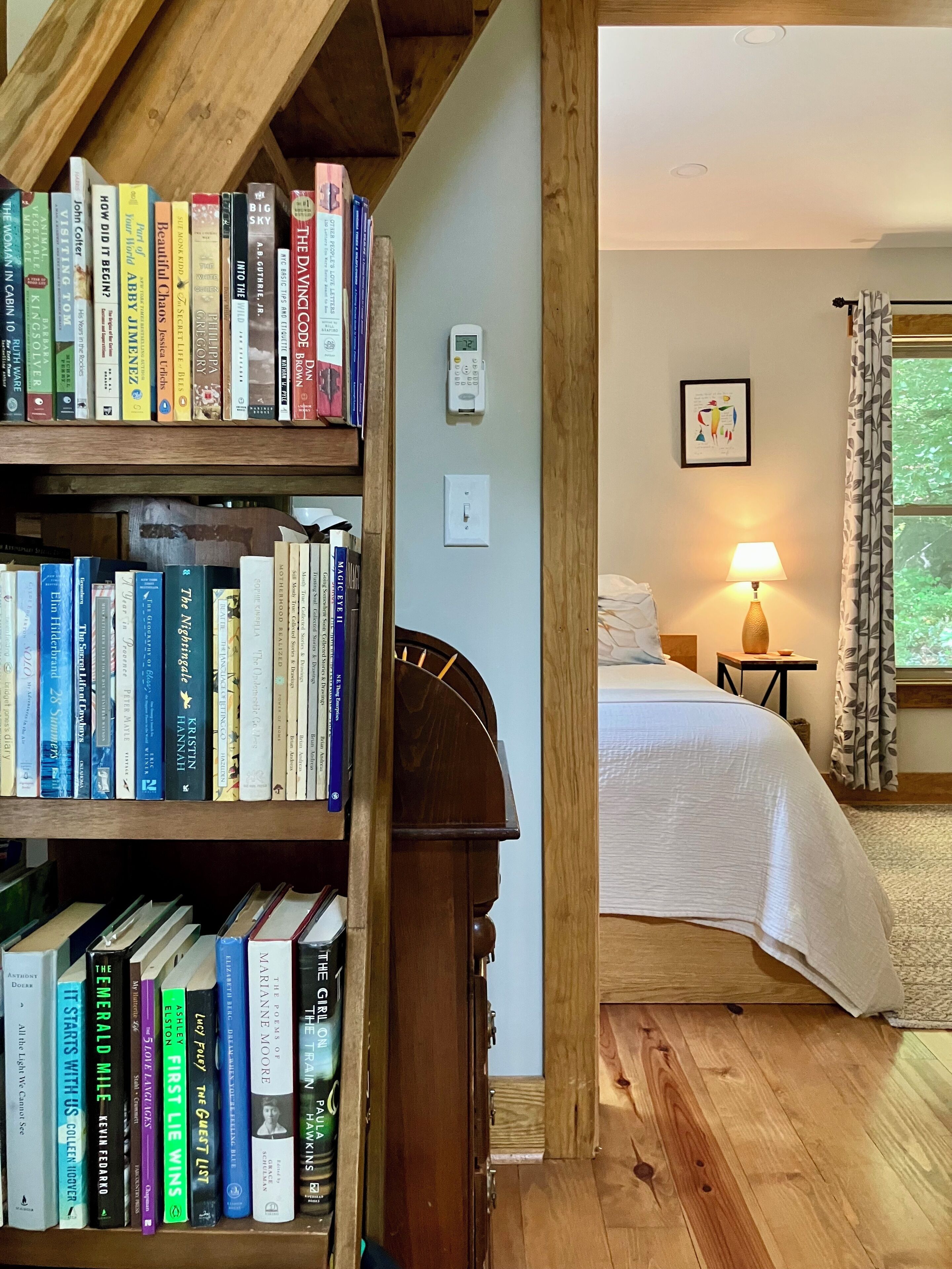 2 bedrooms, desk, iron/ironing board, travel crib