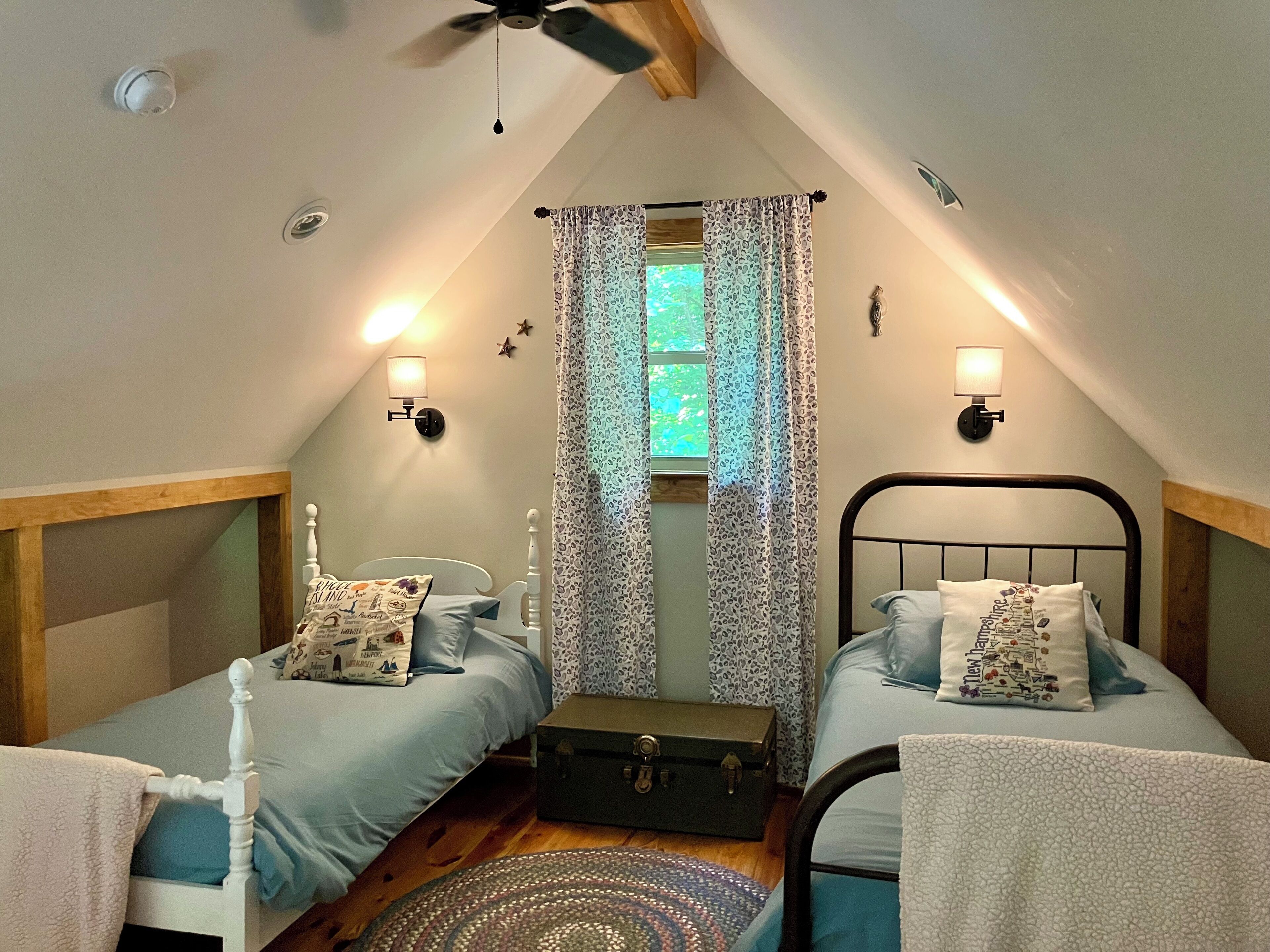 2 多间卧室、办公桌、熨斗/熨衣板、旅行婴儿床