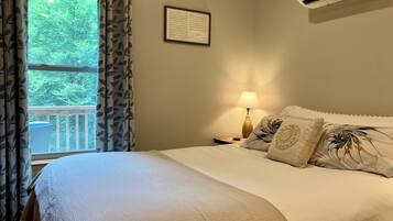 2 bedrooms, desk, iron/ironing board, travel crib