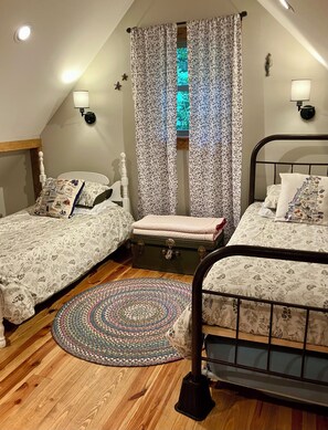 2 bedrooms, desk, iron/ironing board, travel cot