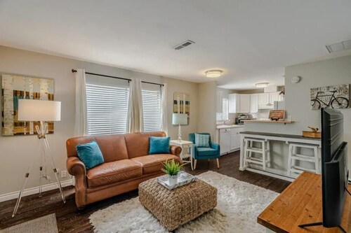 Bruneau Bungalow Side A