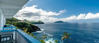 Oceanfront Villa With Pool Hot Tub & Views! USVI