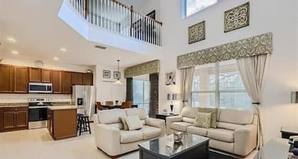 Elegant 6 Bed 4 1/2 Bath Pool Home, Privacy & Resort Amenities and Relaxation